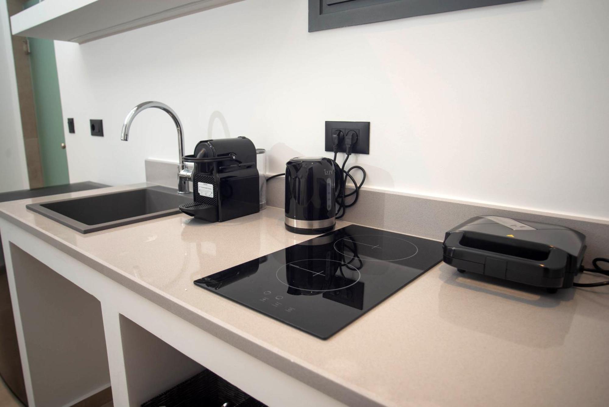 Marea Luxury Suites - Tramontana Koríthion Esterno foto